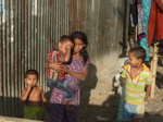 Les travailleurs sociaux du quartier observent de gros problèmes de santé, notamment de malnutrition des enfants et de maladies liées à l'eau (17/20)