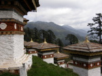 Champ de 108 chortens au col de Dochula