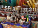 Offrandes au monastère de Thiksey. Ladakh